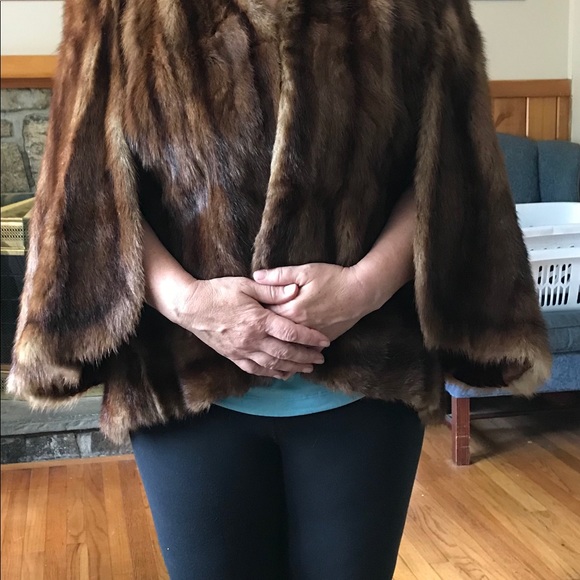 Harpers Furs of Bridgeport Mink - Picture 8 of 8